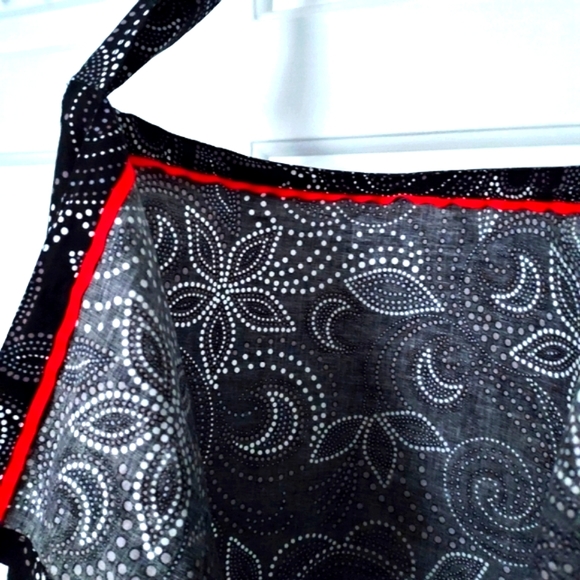 HOOTER HIDERS Maternity Nursing Cover For Nursing Moms On The Go! - Picture 5 of 8